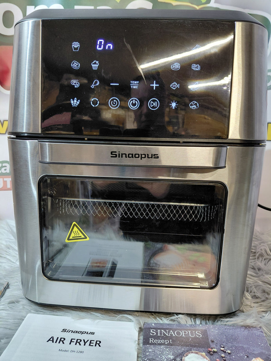 Sinaopus Air Fryer – Oil-Free Fryer with Touchscreen and Rotisserie