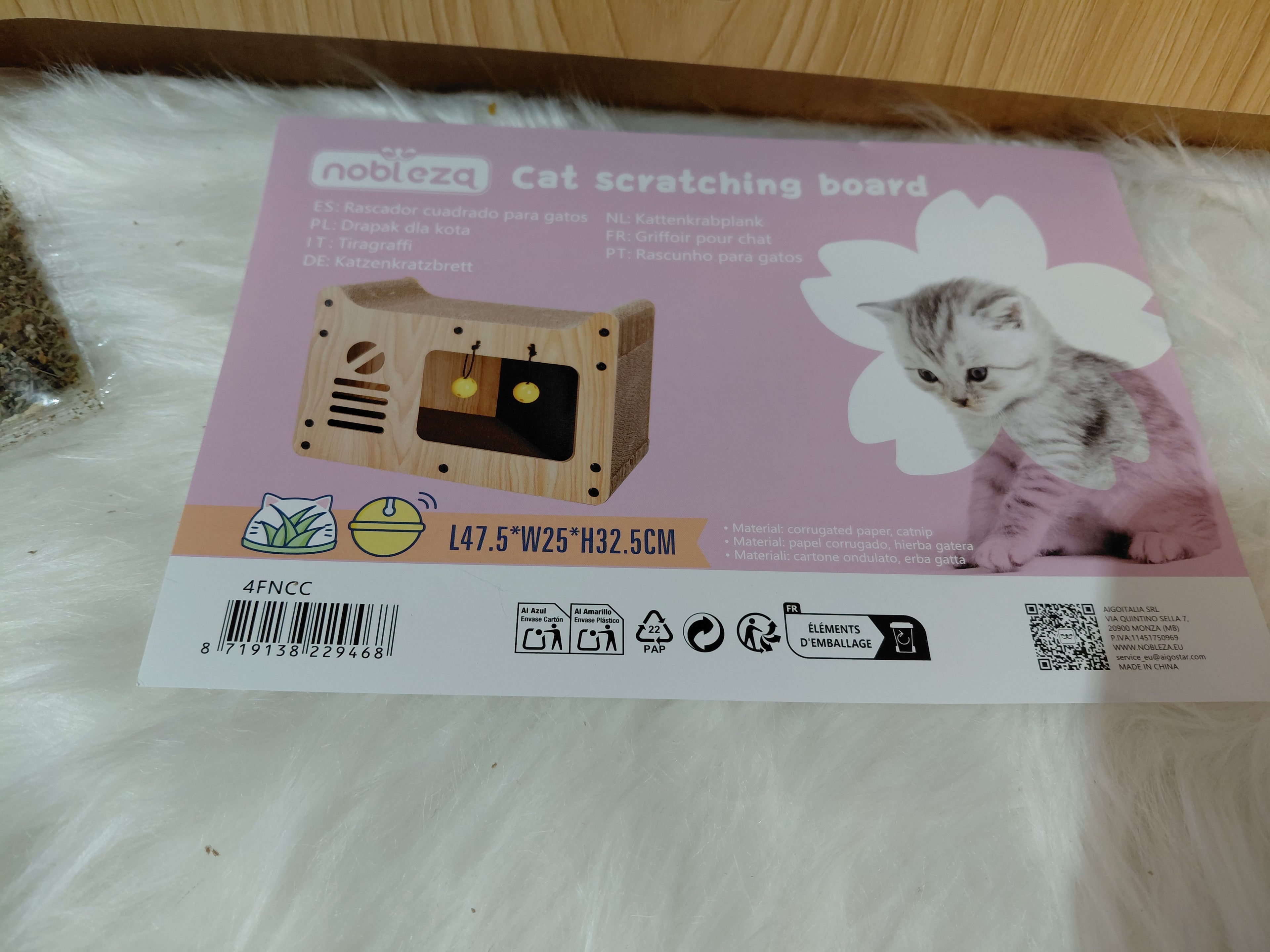 Wooden Cat Scratcher House Nobicza – hideaway + sisal + toys included 🐾