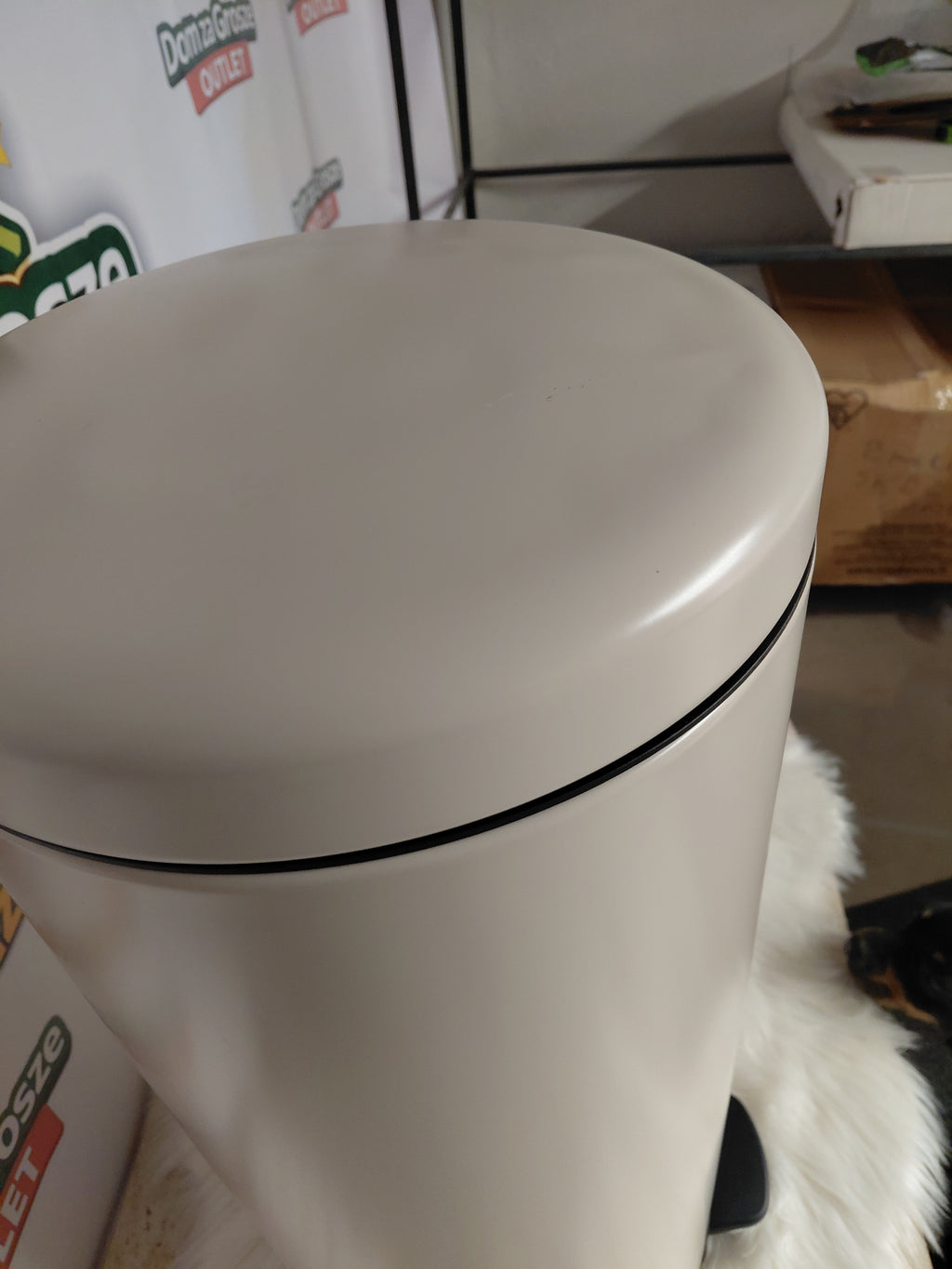 Brabantia NewIcon – metal pedal bin, 30L, cream (dent on the top lid)