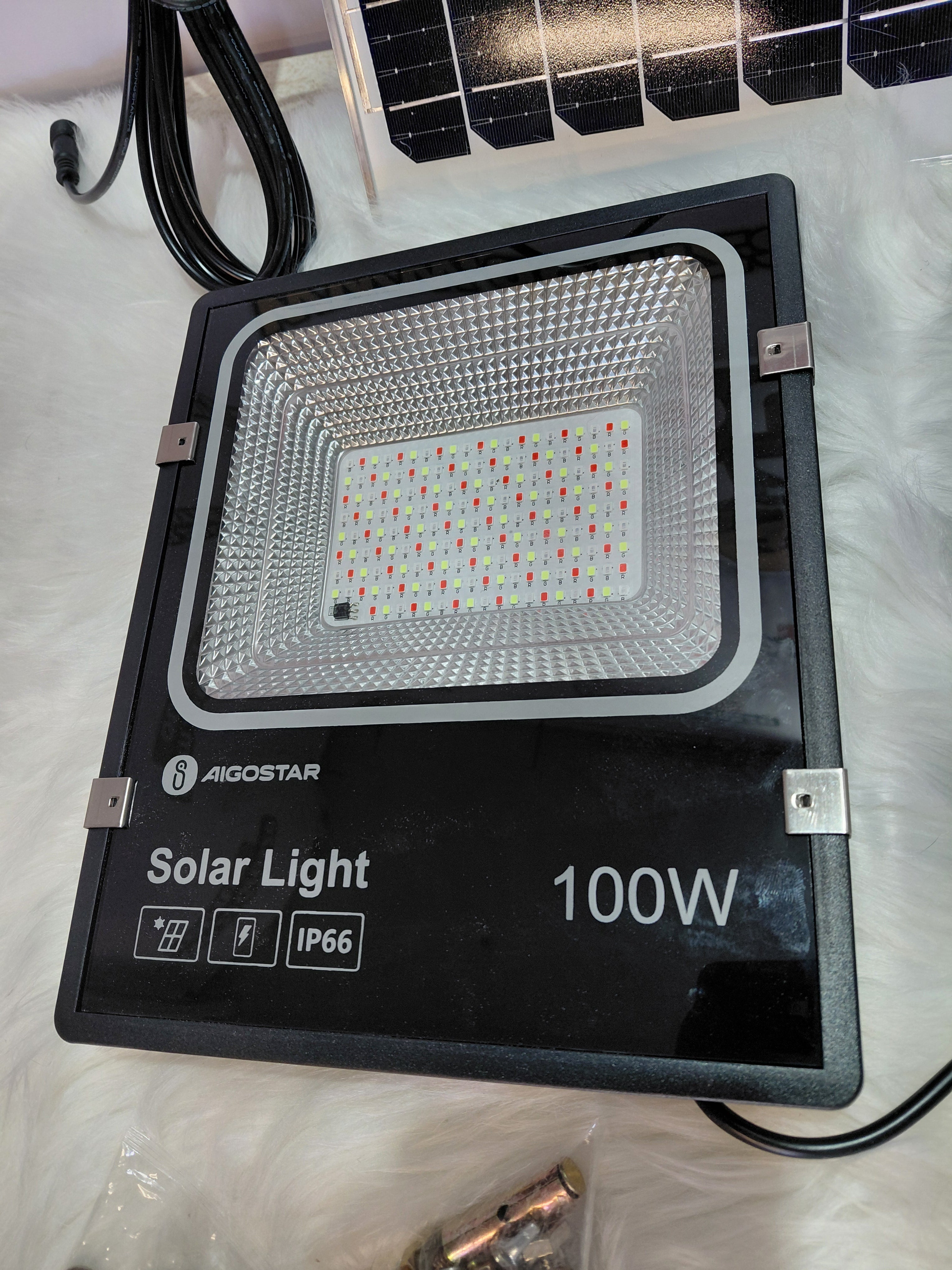 Solarna lampa ogrodowa RGB 100W z pilotem - oswietlenie zewnetrzne IP66 Aigostar