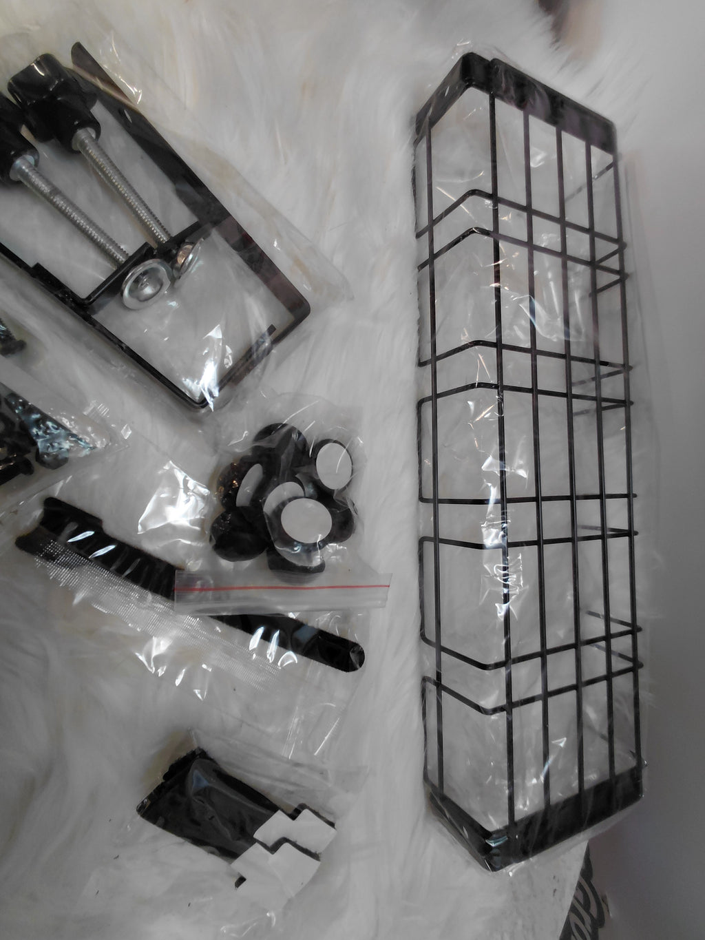 Organizer na kable pod biurko metalowy czarny LXQ 230