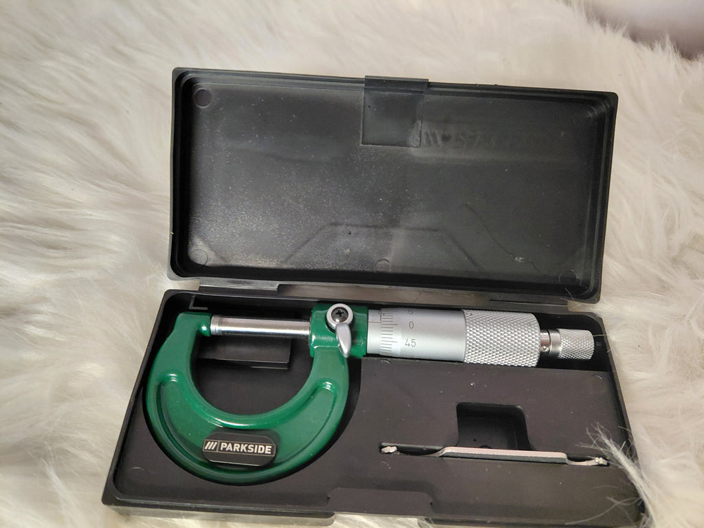 Mikrometre zewnętrzny Parkside 0-25 mm z etui | precyzyjny pomiar