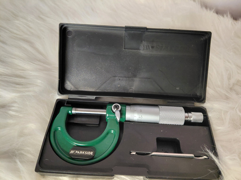 Mikrometre zewnętrzny Parkside 0-25 mm z etui | precyzyjny pomiar