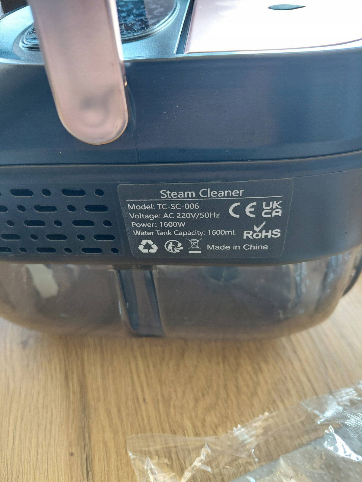 Myjka parowa VYZIO 1600 W, 1,6 l – miedziano-czarna
