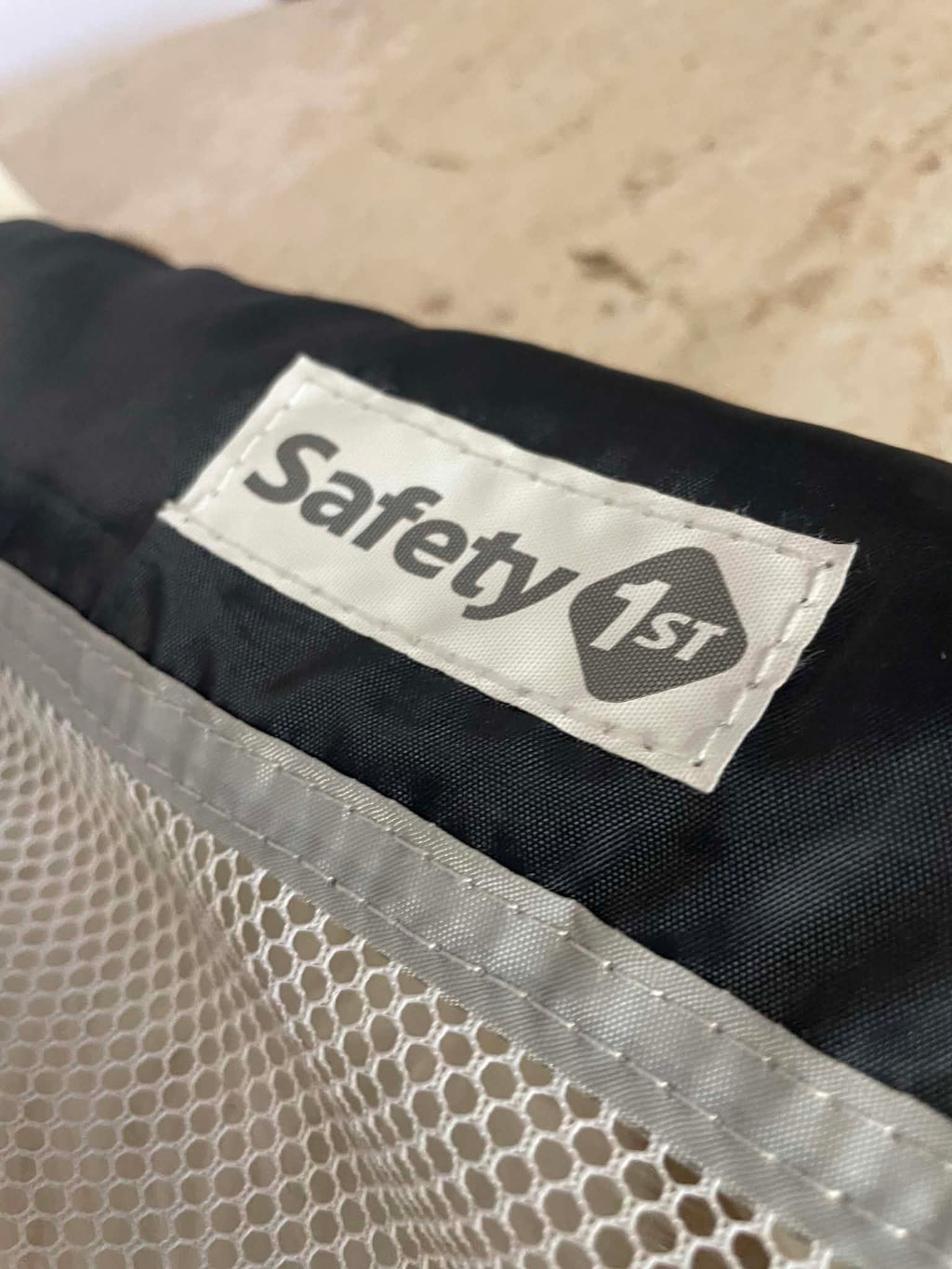 Barierka ochronna do łóżka Safety 1st Portable Bedrail – 106 cm