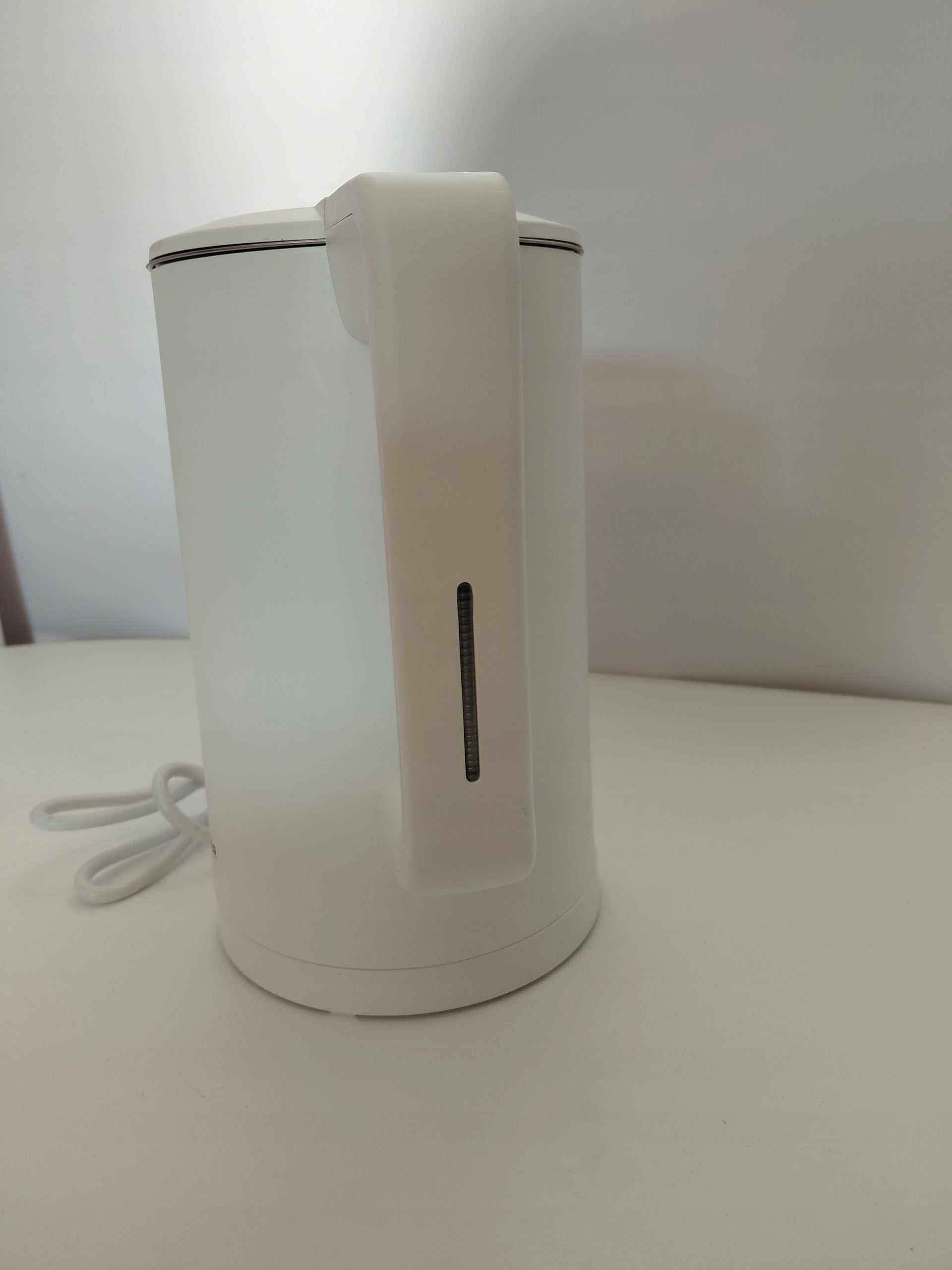 Czajnik elektryczny Aigostar 2200W 1,7L Biały - Szybkie Gotowanie Pro , powystawowy