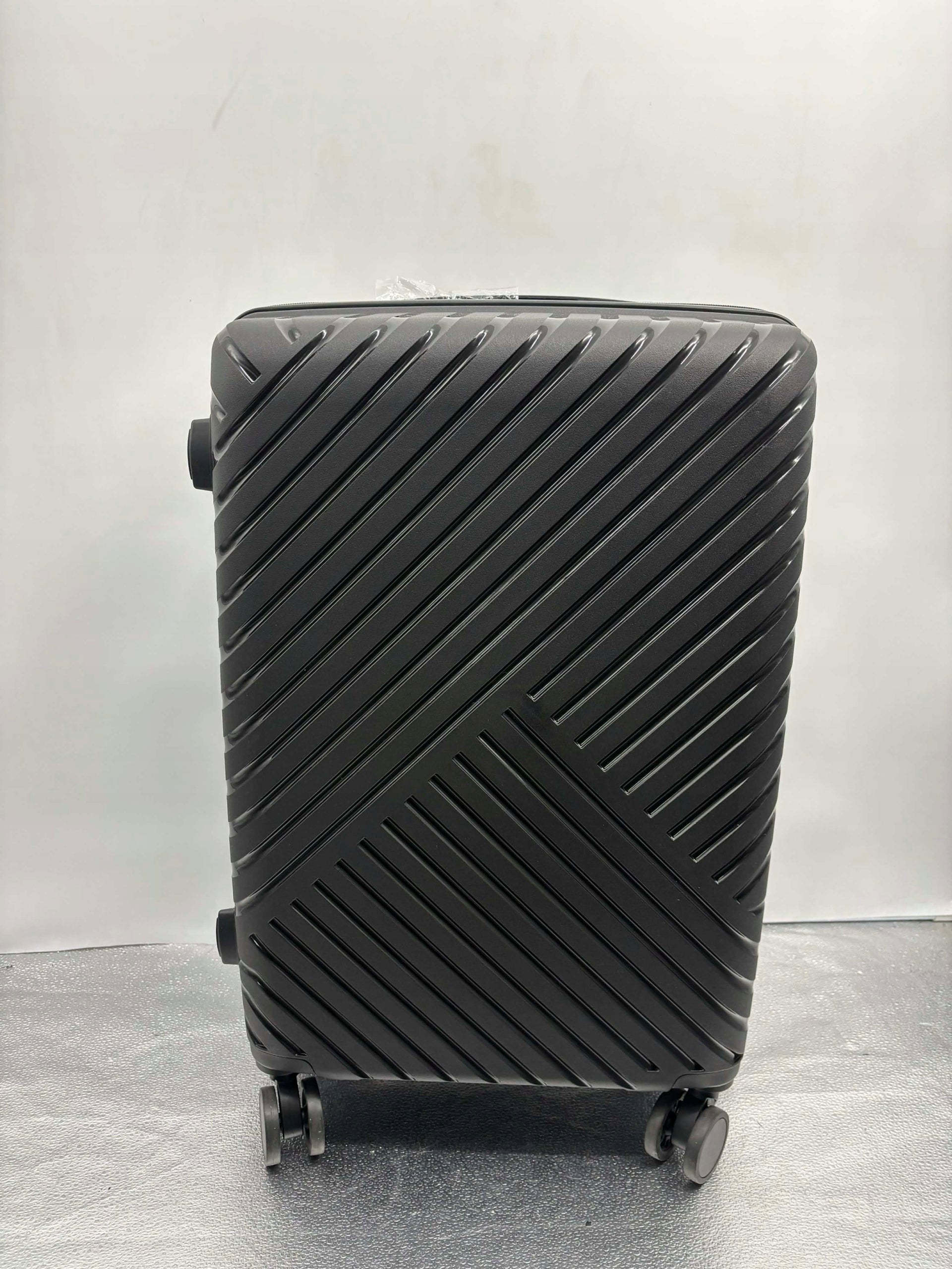 W949 HOMEWARE WALIZKA CZARNA 62L 67x26x46cm R.L