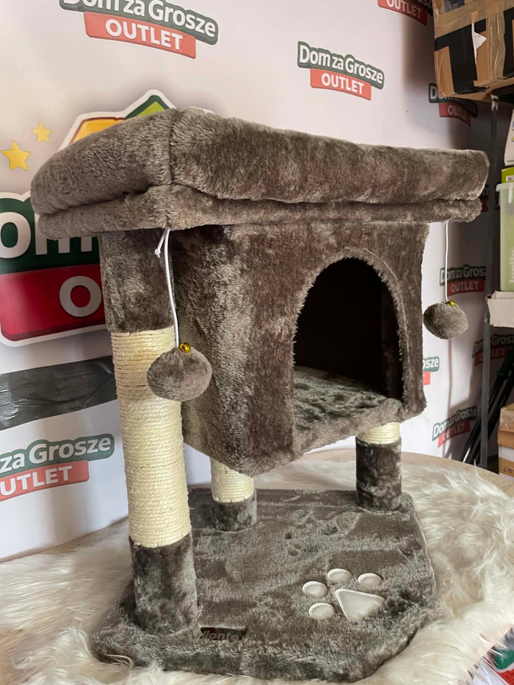 Drapak domek dla kota dwupoziomowy z legowiskiem i sizalem