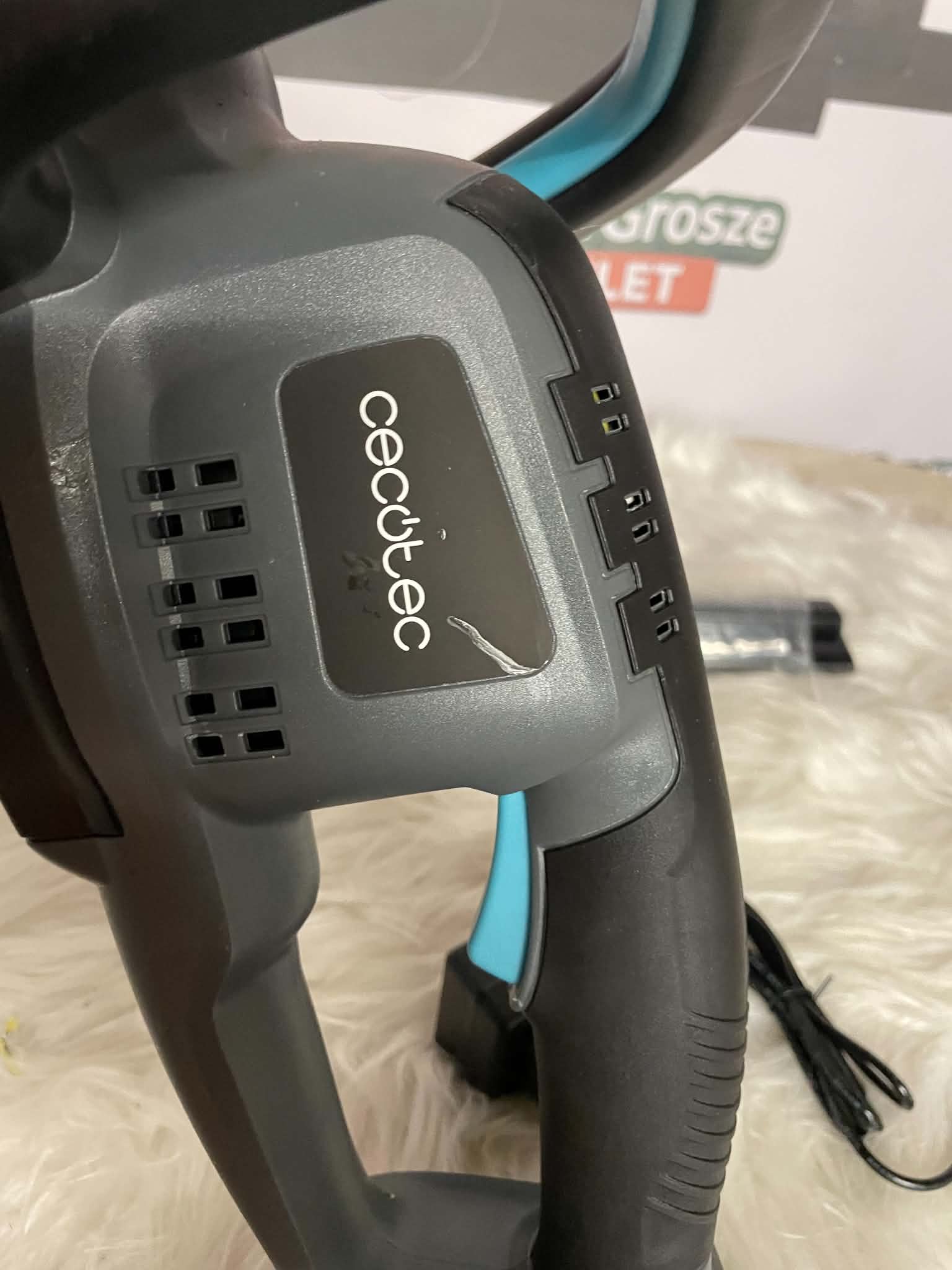Cecotec TitaniumSword 6100 XL FreeMove Nożyce do żywopłotu akumulatorowe 21V 61 cm