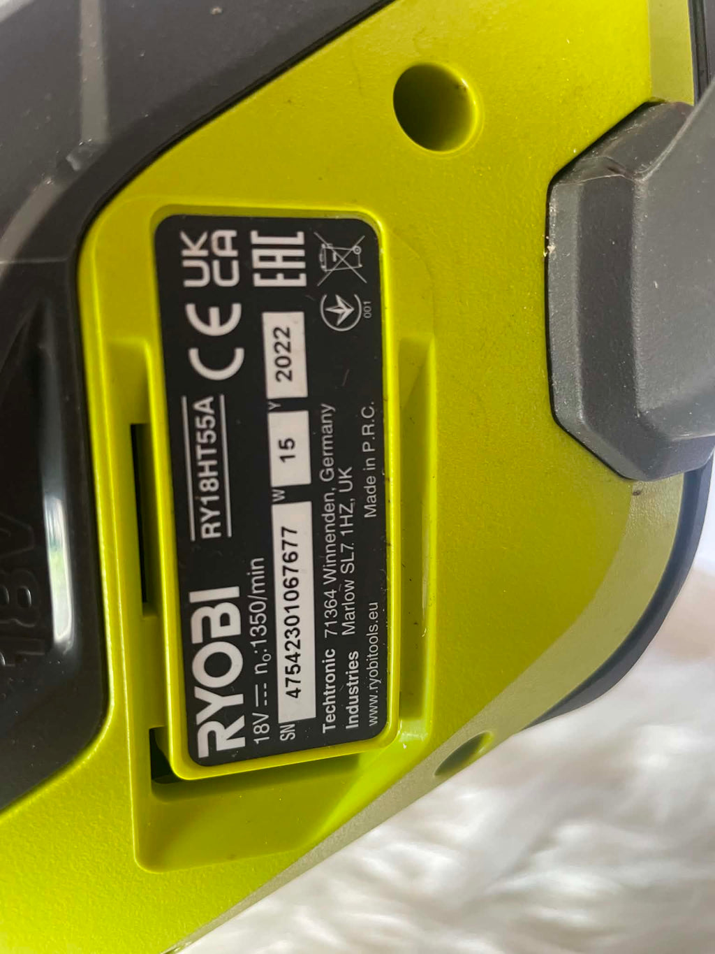Ryobi RY18HT55A Nożyca do Żywopłotu 18V 55cm + Akumulator 2Ah + Ładowarka