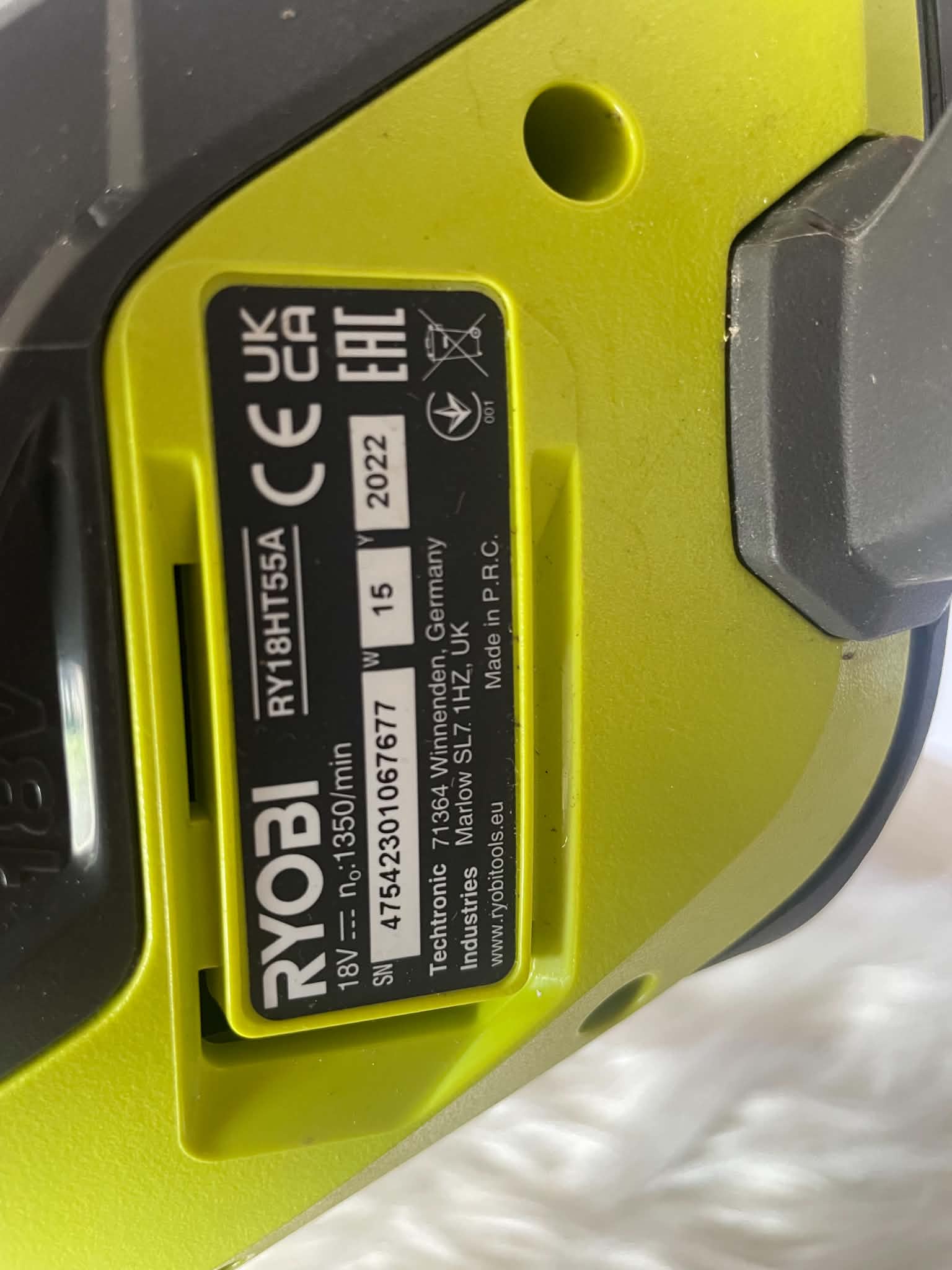 Ryobi RY18HT55A Nożyca do Żywopłotu 18V 55cm + Akumulator 2Ah + Ładowarka