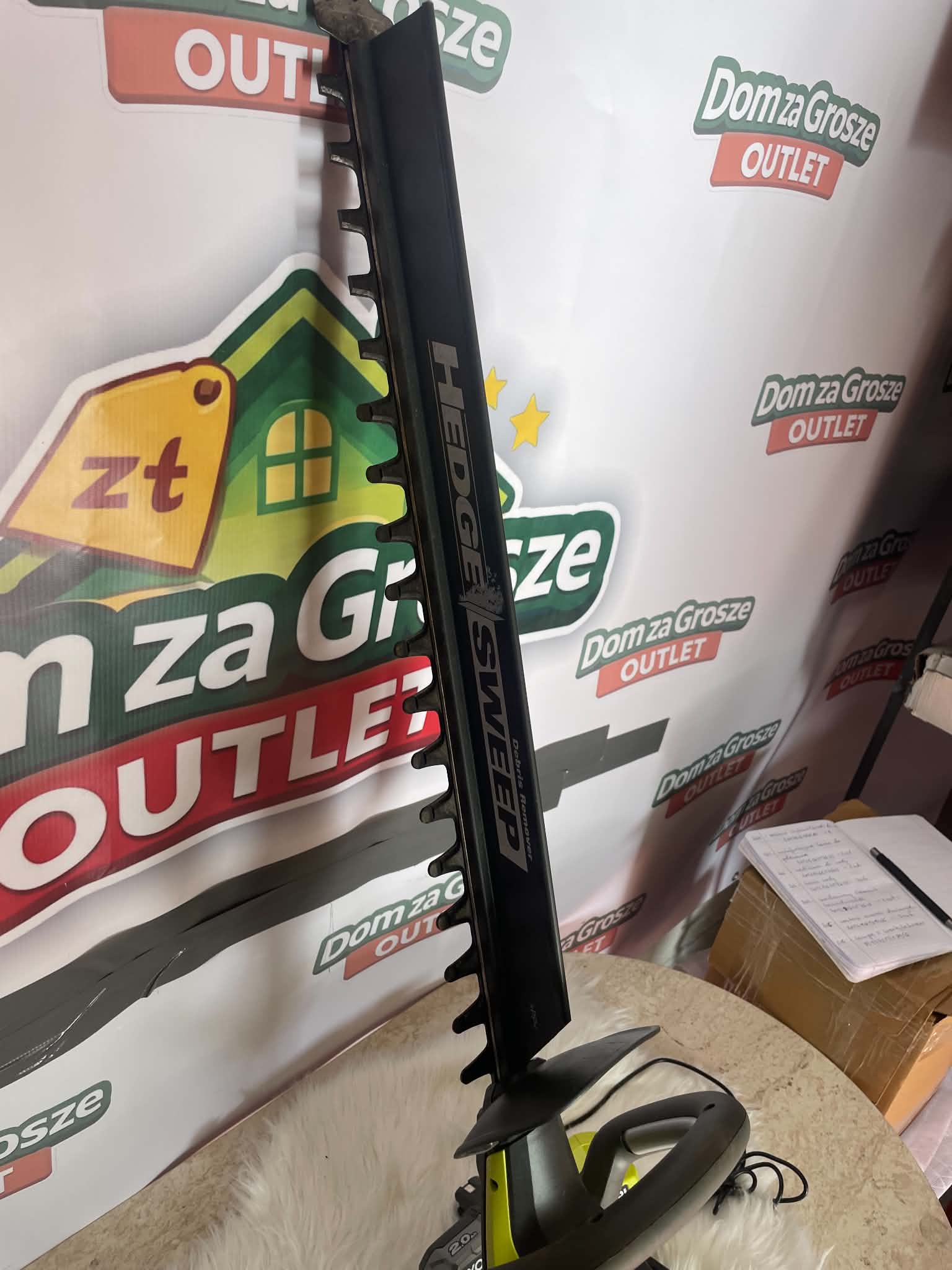 Ryobi RY18HT55A Nożyca do Żywopłotu 18V 55cm + Akumulator 2Ah + Ładowarka