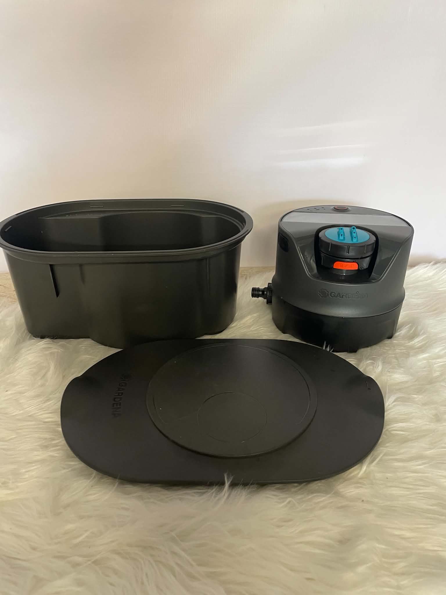 Gardena AquaPrecise Bluetooth - System nawadniania Pipeline All-in-One z panelem słonecznym