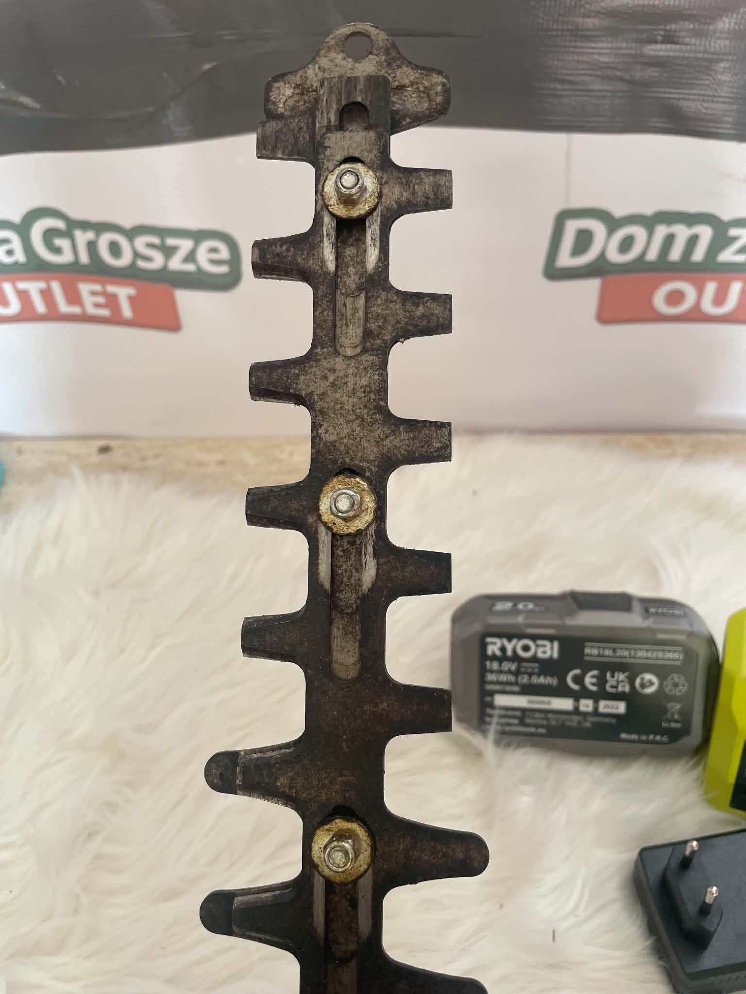 Ryobi RY18HT55A Nożyca do Żywopłotu 18V 55cm + Akumulator 2Ah + Ładowarka
