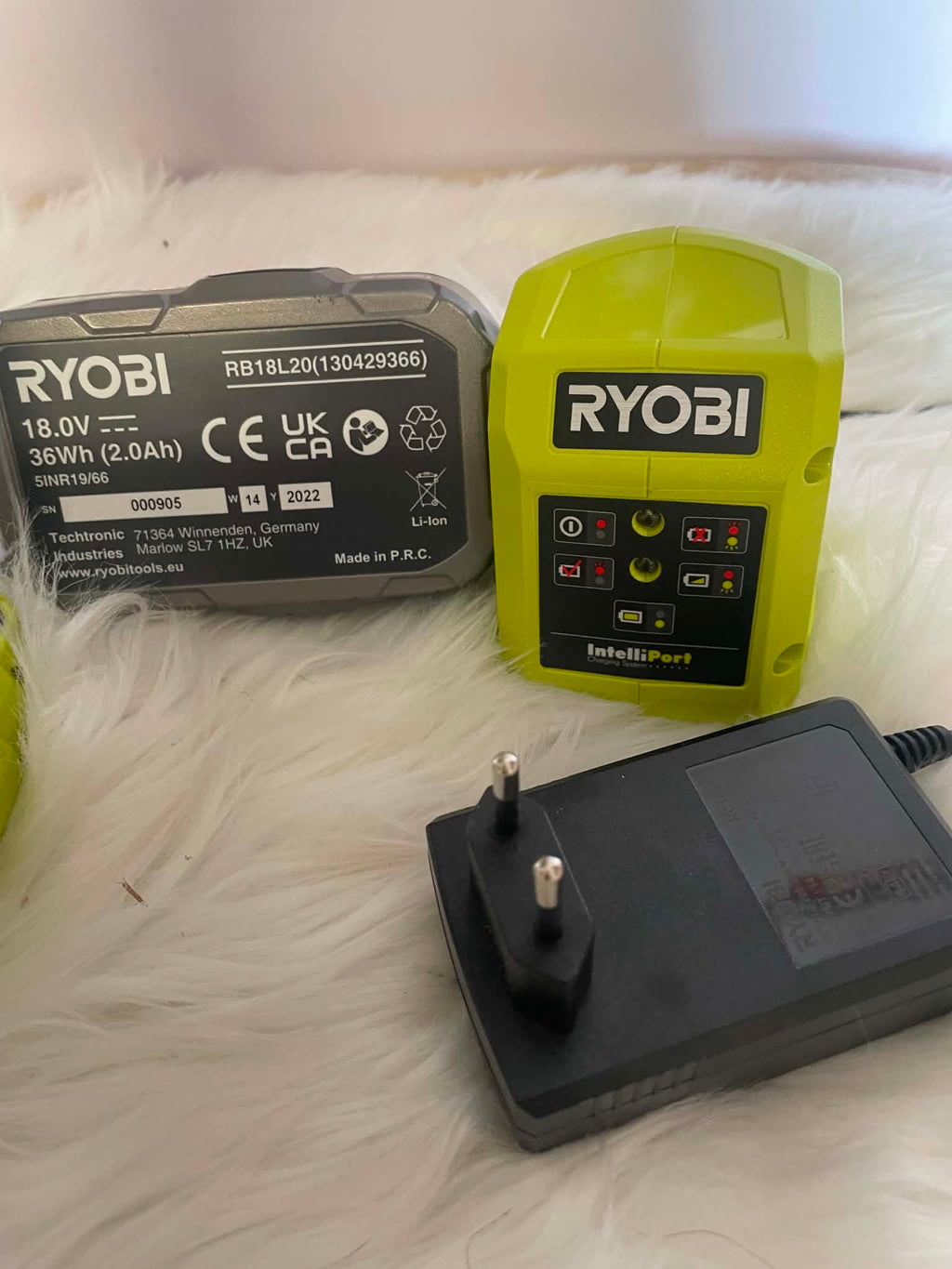 Ryobi RY18HT55A Nożyca do Żywopłotu 18V 55cm + Akumulator 2Ah + Ładowarka