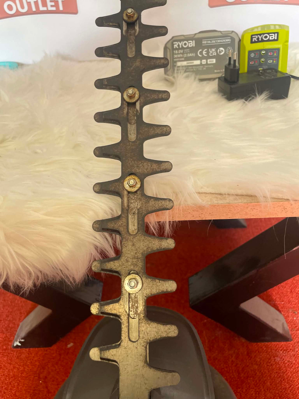 Ryobi RY18HT55A Nożyca do Żywopłotu 18V 55cm + Akumulator 2Ah + Ładowarka
